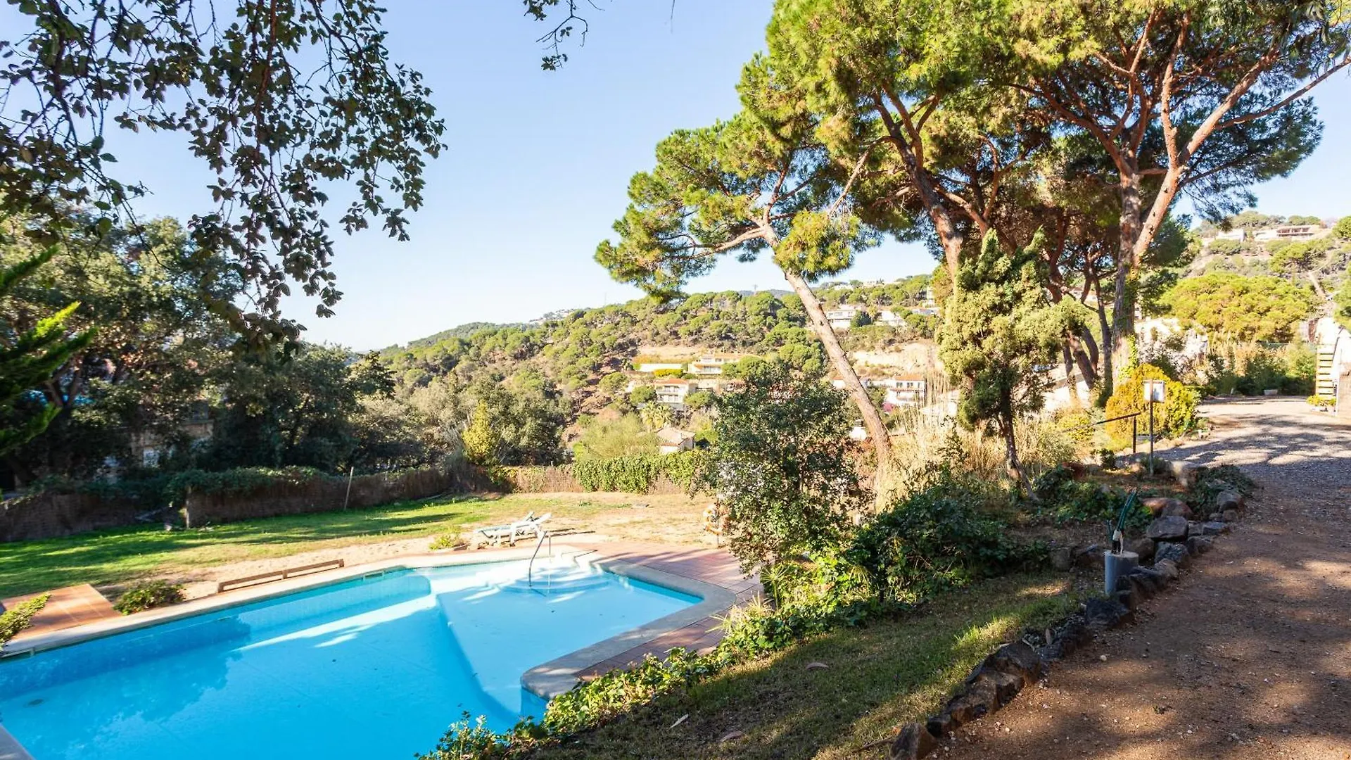 הקונטקטים של Loft Cala Canyelles